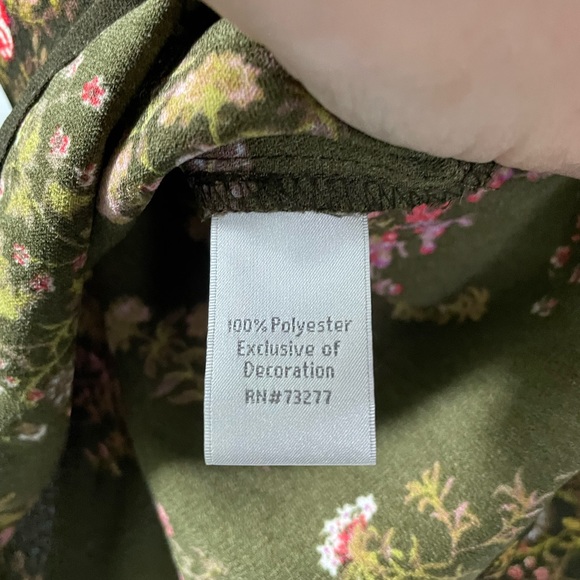 Lauren Conrad cold shoulder long sleeved top - Picture 4 of 10